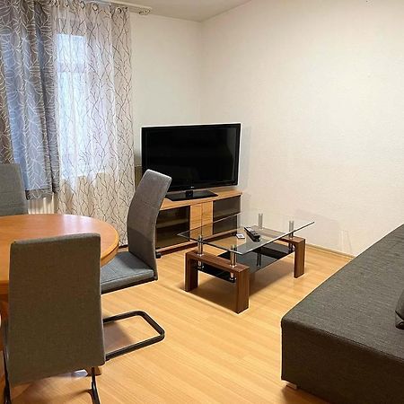 City Apartment With Wifi Near Jena Kahla  Екстер'єр фото