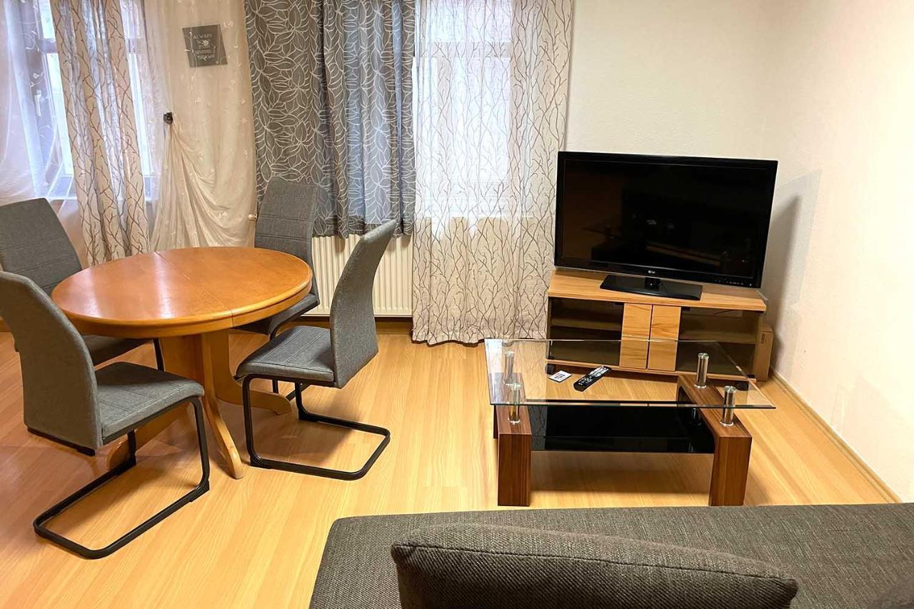 City Apartment With Wifi Near Jena Kahla  Екстер'єр фото