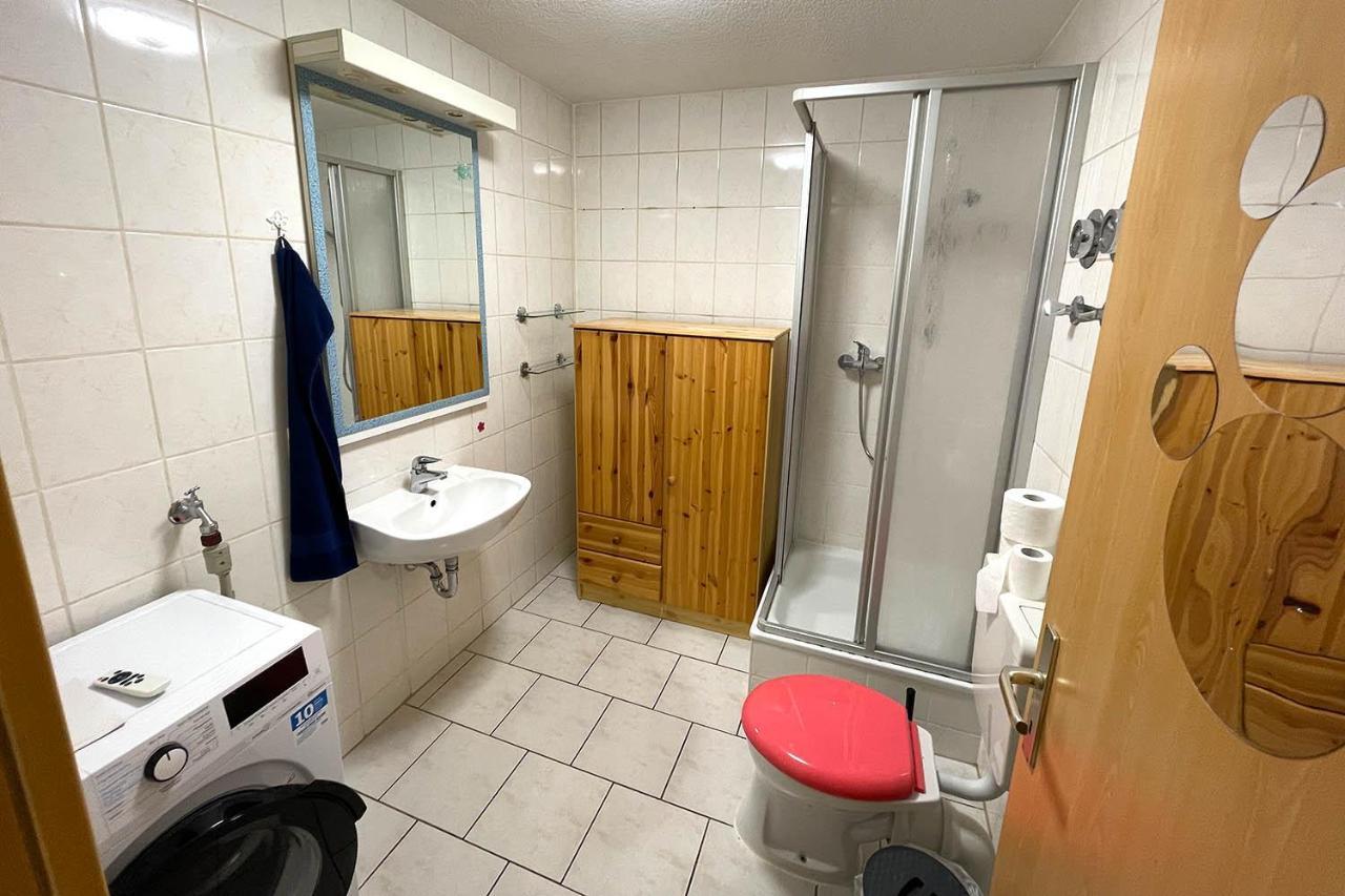 City Apartment With Wifi Near Jena Kahla  Екстер'єр фото